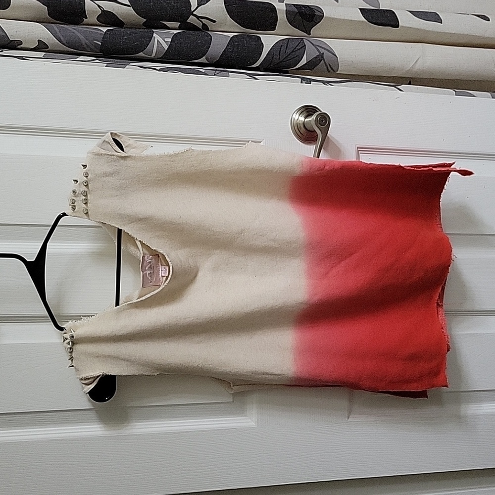 Romeo & Juliet Couture Cream/Pink Ombre Rough Hem Tank w/ Spiked Shoulders